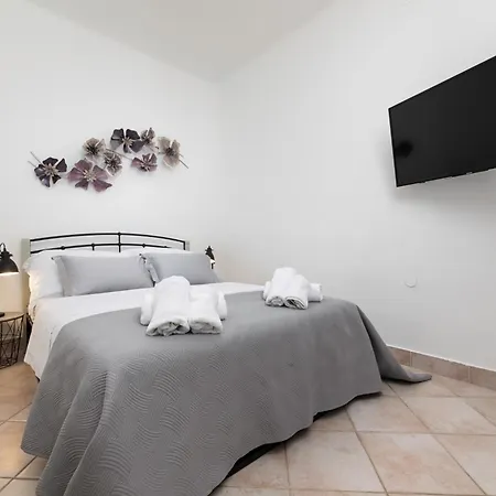 Apartments Lacrima Šilo