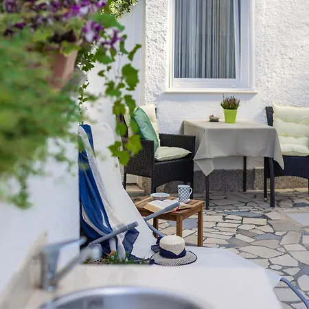 Apartments Lacrima Šilo