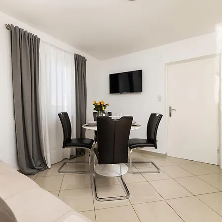 Apartments Lacrima Šilo